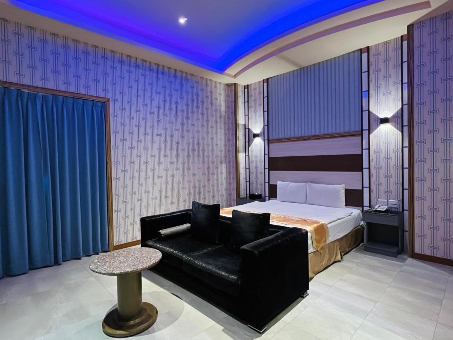 Pingtung Wei Feng Exquisite Motel Pintung Branch מראה חיצוני תמונה