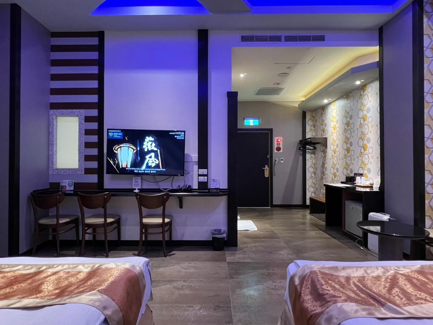Pingtung Wei Feng Exquisite Motel Pintung Branch מראה חיצוני תמונה