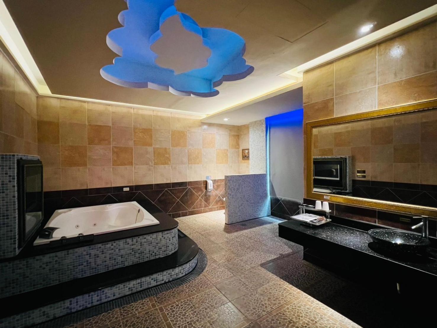 Pingtung Wei Feng Exquisite Motel Pintung Branch מראה חיצוני תמונה