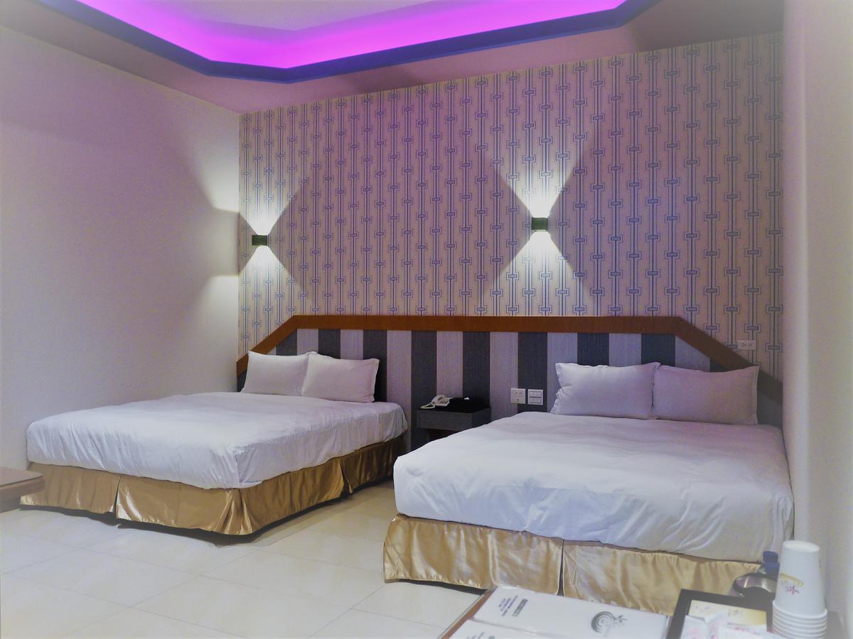 Pingtung Wei Feng Exquisite Motel Pintung Branch מראה חיצוני תמונה
