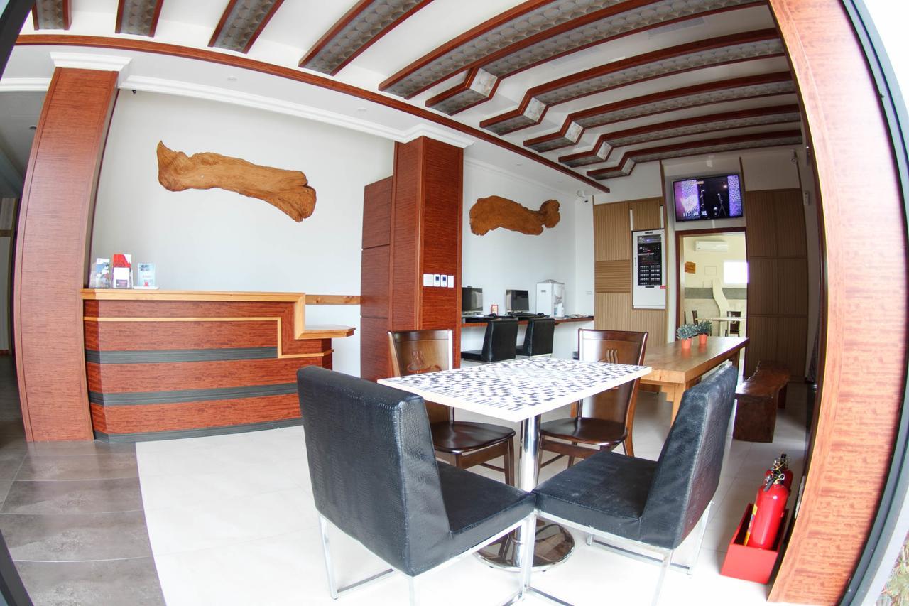 Pingtung Wei Feng Exquisite Motel Pintung Branch מראה חיצוני תמונה